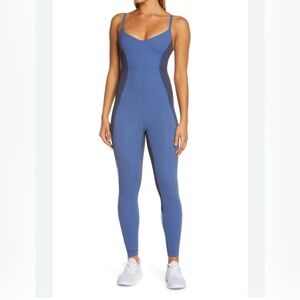 Outdoor Voices Zoom Full Length Bodysuit Dark Sky/Morning Blue Size Medium